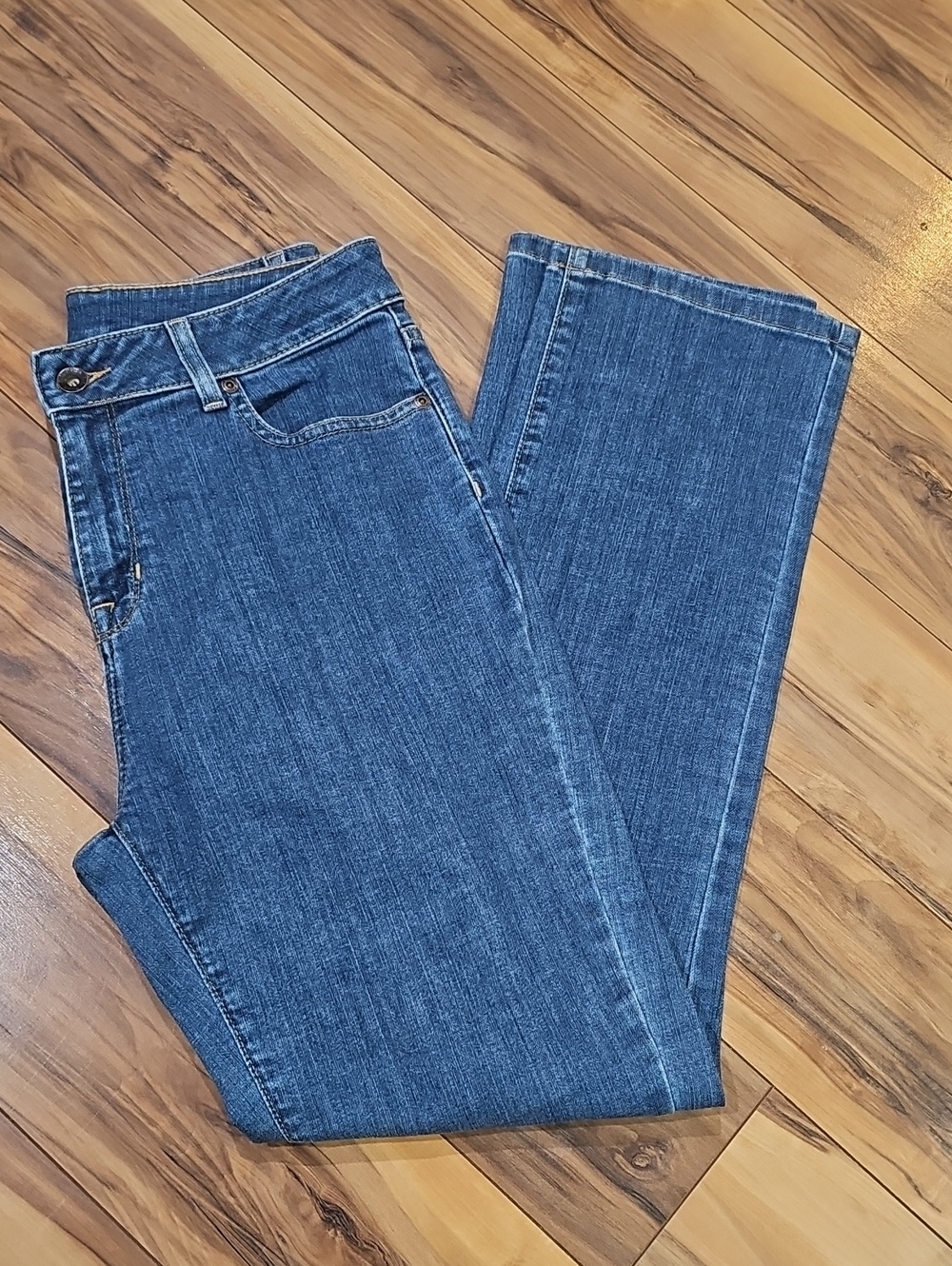 L.L. Bean Women's 8 Classic Fit Regular Blue Jeans